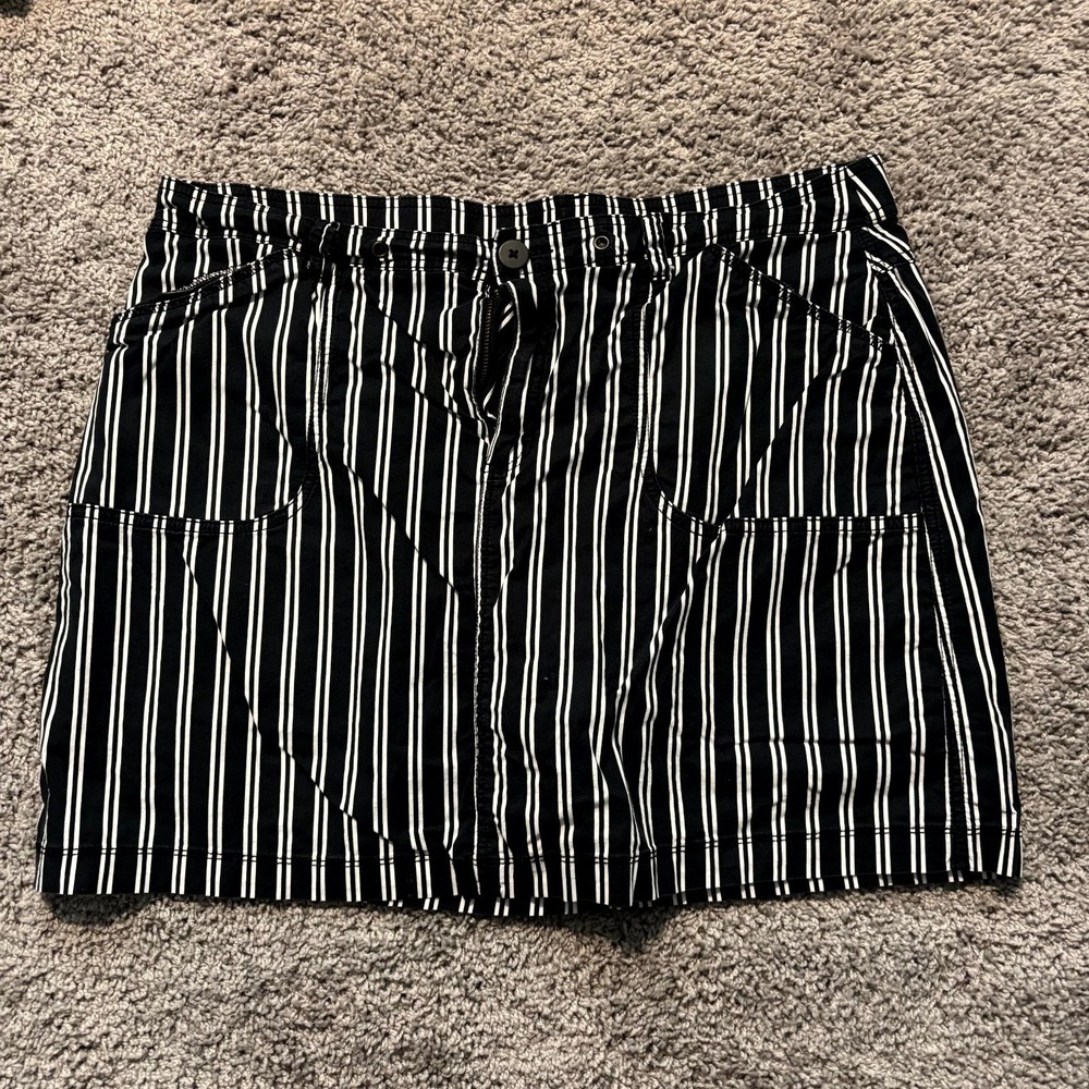 White Stag Women's Size 16 Black White Striped Mini Skirt Stretch Cotton Y2K